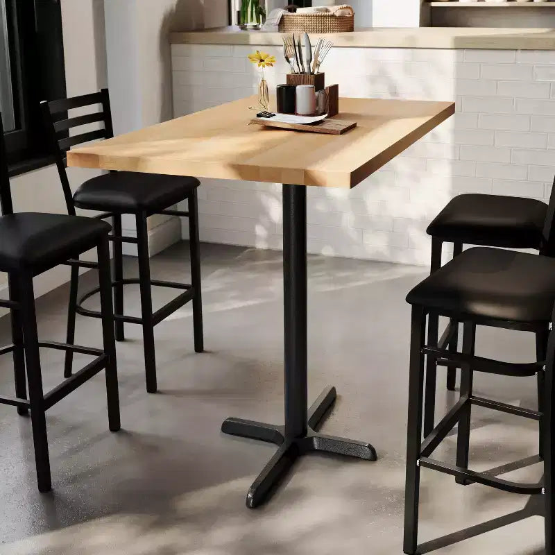 Table de bar brun foncé/naturel avec plateau et pied en X noir, 4 places