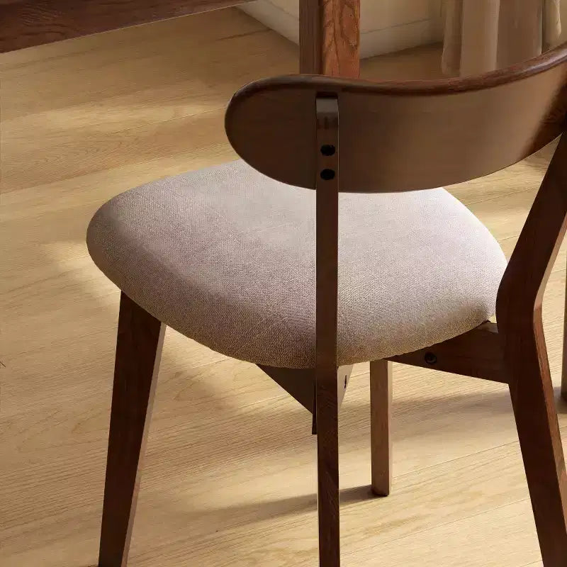Chaise de salle à manger sans accoudoirs Noyer Naturel, Assise Rembourrée, Piètement en Bois Massif, 1 Place